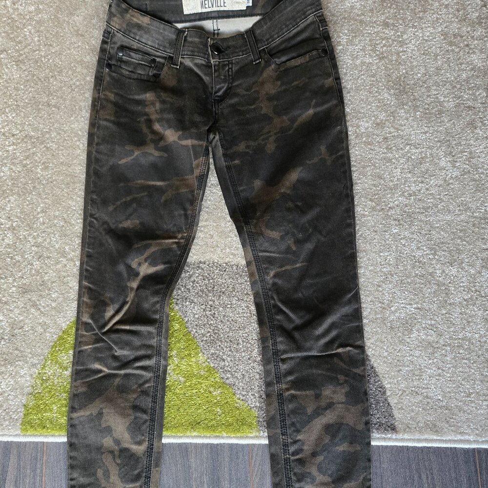 BRANDY MELVILLE Camo Jeans. Size 24